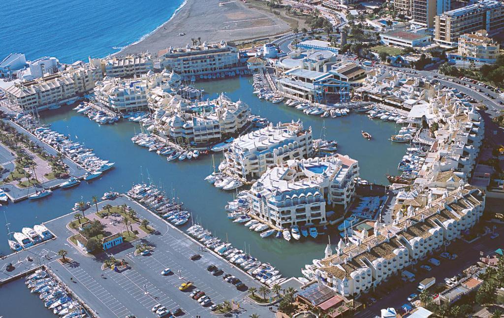 Marina *